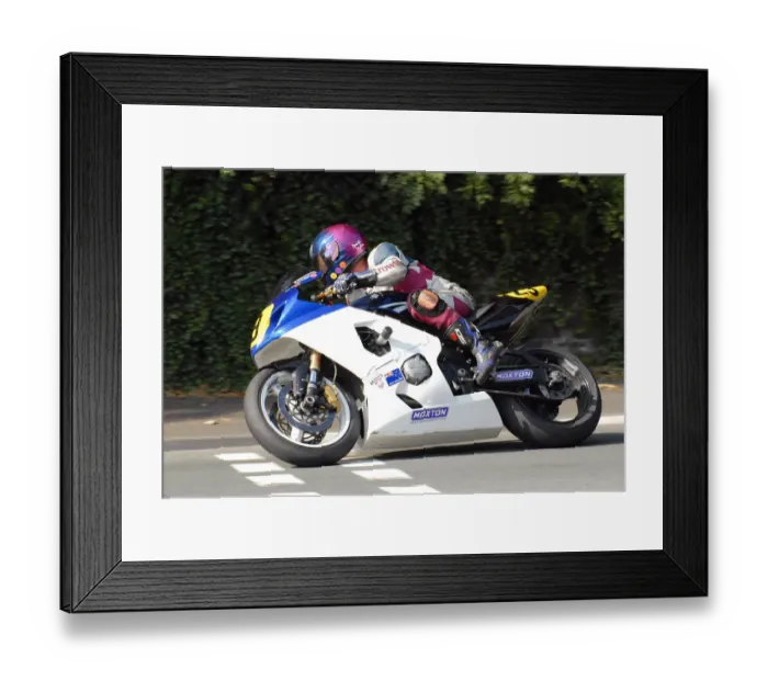 Framed Print : David Taylor (Suzuki) 2010 Senior Manx Grand Prix Framed Print : David Taylor (Suzuki) 2010 Senior Manx Grand Prix
