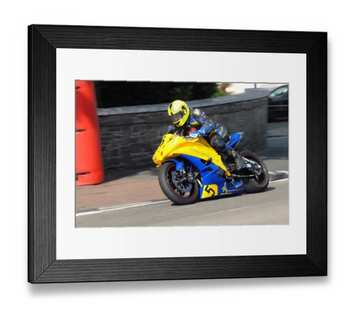 Framed Print : Grant Wagstaff (Yamaha) 2010 Senior Manx Grand Prix Framed Print : Grant Wagstaff (Yamaha) 2010 Senior Manx Grand Prix
