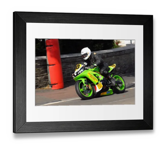 Framed Print : Stephen Carr (Kawasaki) 2010 Senior Manx Grand Prix Framed Print : Stephen Carr (Kawasaki) 2010 Senior Manx Grand Prix