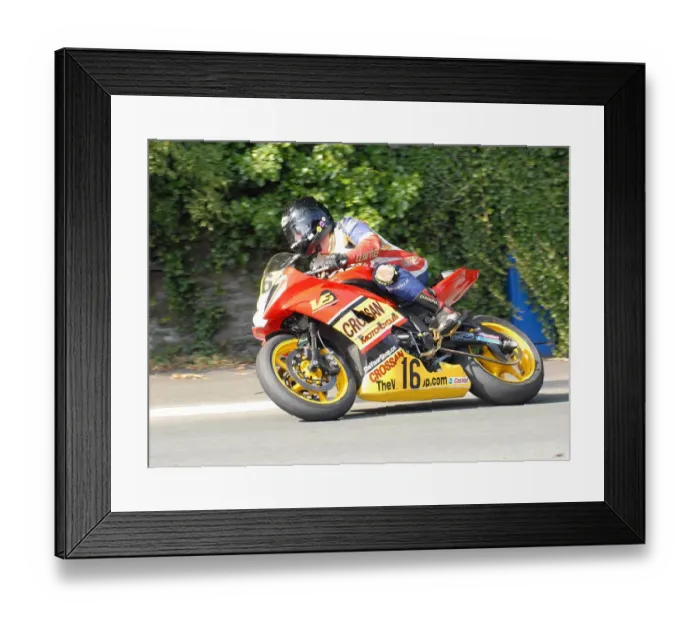 Framed Print : Dan Sayle (Yamaha) 2010 Senior Manx Grand Prix Framed Print : Dan Sayle (Yamaha) 2010 Senior Manx Grand Prix