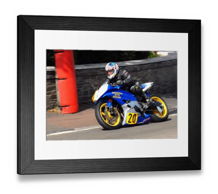 Framed Print : Victor Lopez Santos (Yamaha) 2010 Senior Manx Grand Prix Framed Print : Victor Lopez Santos (Yamaha) 2010 Senior Manx Grand Prix