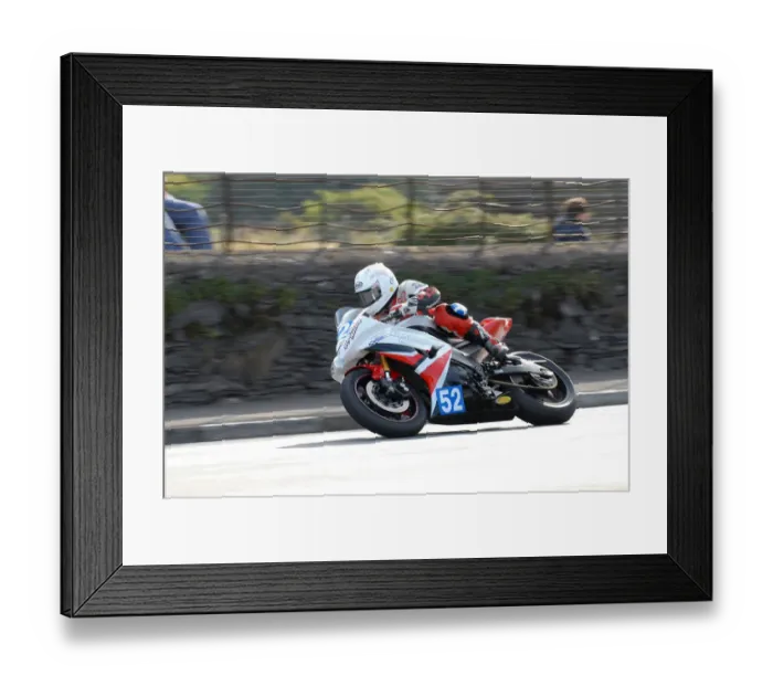 Framed Print : Steve Moodie (Triumph) 2010 Junior Manx Grand Prix