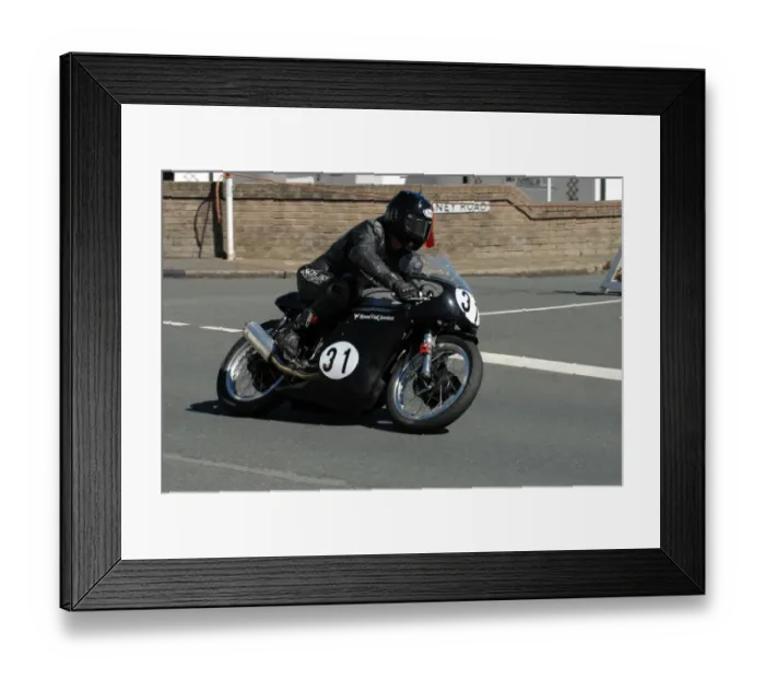Framed Print : Paul Matravers (Norton) 2010 Junior Classic Manx Grand Prix