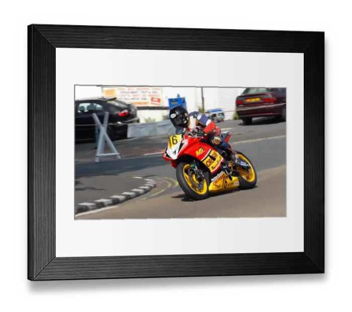 Framed Print : Damian Horan (Suzuki) 2010 Senior Manx Grand Prix Framed Print : Damian Horan (Suzuki) 2010 Senior Manx Grand Prix