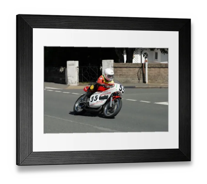Framed Print : Roger Hurst (Suzuki) 2010 Lightweight Classic Manx Grand Prix Framed Print : Roger Hurst (Suzuki) 2010 Lightweight Classic Manx Grand Prix