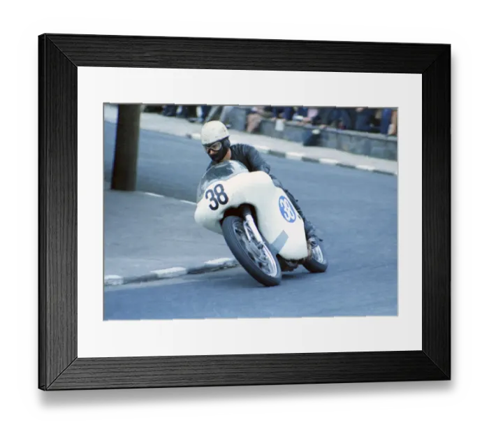 Framed Print : Tony Rutter (Norton) 1968 Junior TT Framed Print : Tony Rutter (Norton) 1968 Junior TT