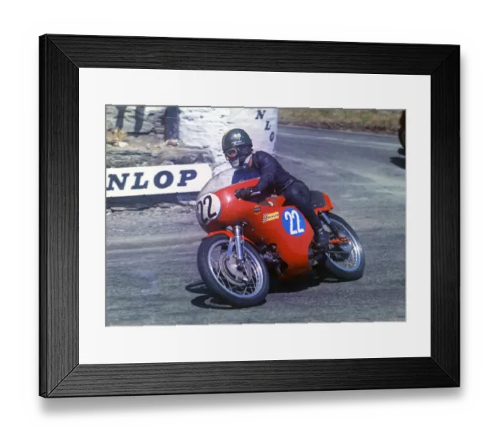 Framed Print : Kel Carruthers (Aermacchi) 1969 Junior TT Framed Print : Kel Carruthers (Aermacchi) 1969 Junior TT