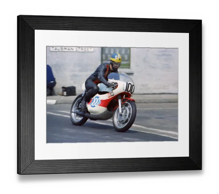 Framed Print : Bo Granath (Yamaha) 1970 Junior TT Framed Print : Bo Granath (Yamaha) 1970 Junior TT