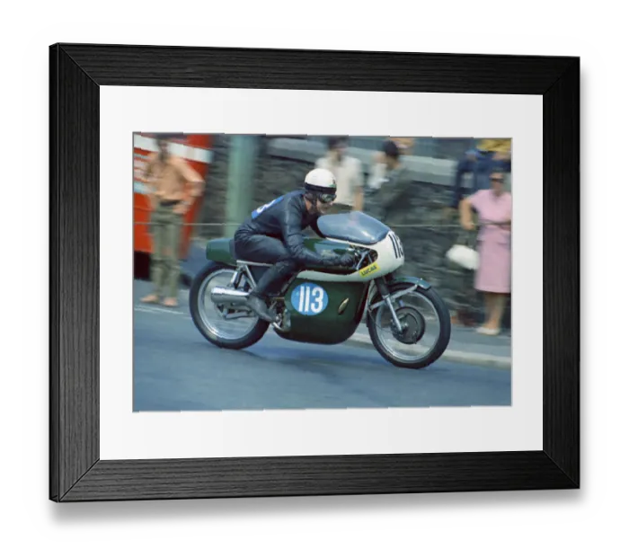 Framed Print : Fred Walton (Seymour Velocette Metisse) 1970 Junior TT Framed Print : Fred Walton (Seymour Velocette Metisse) 1970 Junior TT
