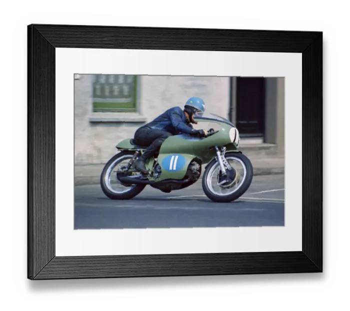 Framed Print : Jack Findlay (Beart Aermacchi) 1970 Junior TT