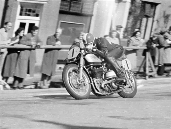 Peter Romaine (Norton) 1950 Senior Manx Grand Prix