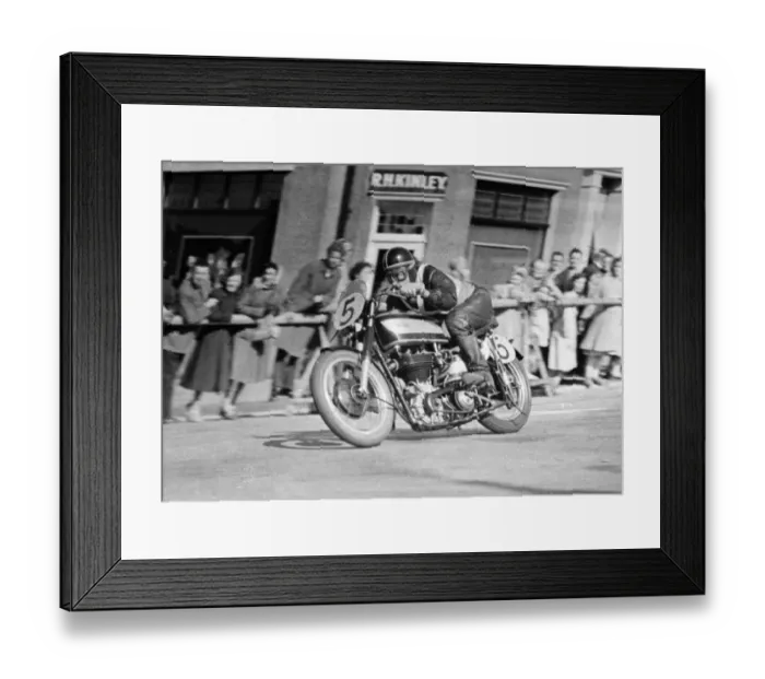 Framed Print : Dennis Parkinson (Norton) 1950 Senior Manx Grand Prix Framed Print : Dennis Parkinson (Norton) 1950 Senior Manx Grand Prix