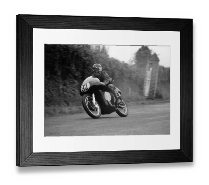 Framed Print : Martin Hayward (Matchless) 1962 Senior Manx Gand Prix Framed Print : Martin Hayward (Matchless) 1962 Senior Manx Gand Prix