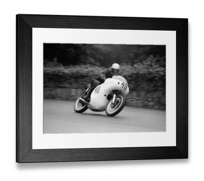 Framed Print : Peter Darvill (Norton) 1962 Senior Manx Gand Prix Framed Print : Peter Darvill (Norton) 1962 Senior Manx Gand Prix