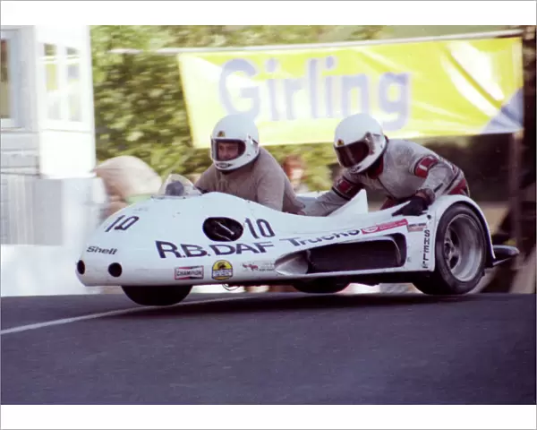 Peter Campbell & Dick Goodwin (Yamaha) 1980 Sidecar TT
