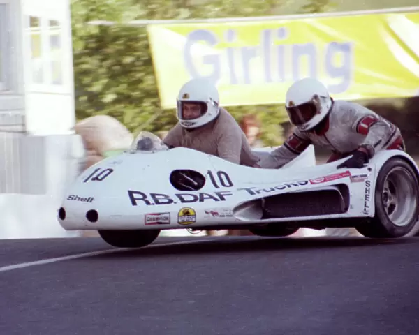 Peter Campbell & Dick Goodwin (Yamaha) 1980 Sidecar TT