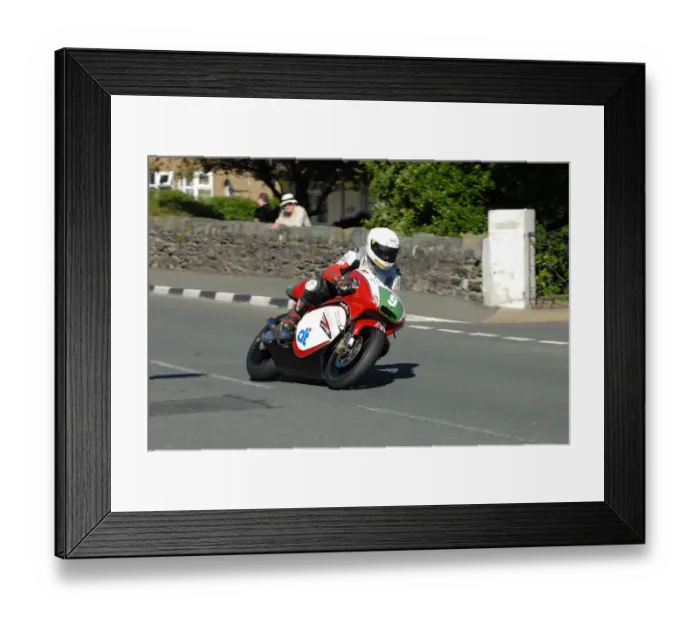 Framed Print : Phil Harvey (Honda) 2010 Lightweight Manx Grand Prix Framed Print : Phil Harvey (Honda) 2010 Lightweight Manx Grand Prix
