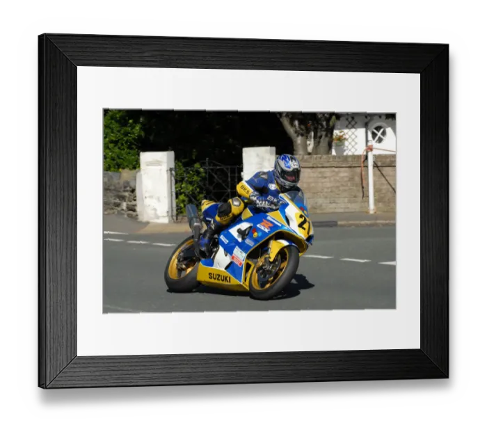 Framed Print : Andy Lovett (Suzuki) 2010 Senior Manx Grand Prix Framed Print : Andy Lovett (Suzuki) 2010 Senior Manx Grand Prix