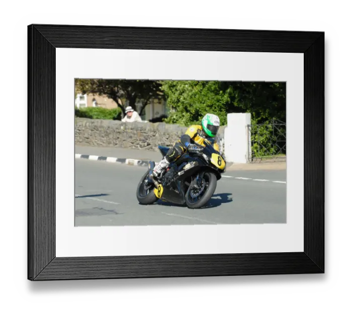 Framed Print : Andrew Brady (Suzuki) 2010 Senior Manx Grand Prix Framed Print : Andrew Brady (Suzuki) 2010 Senior Manx Grand Prix