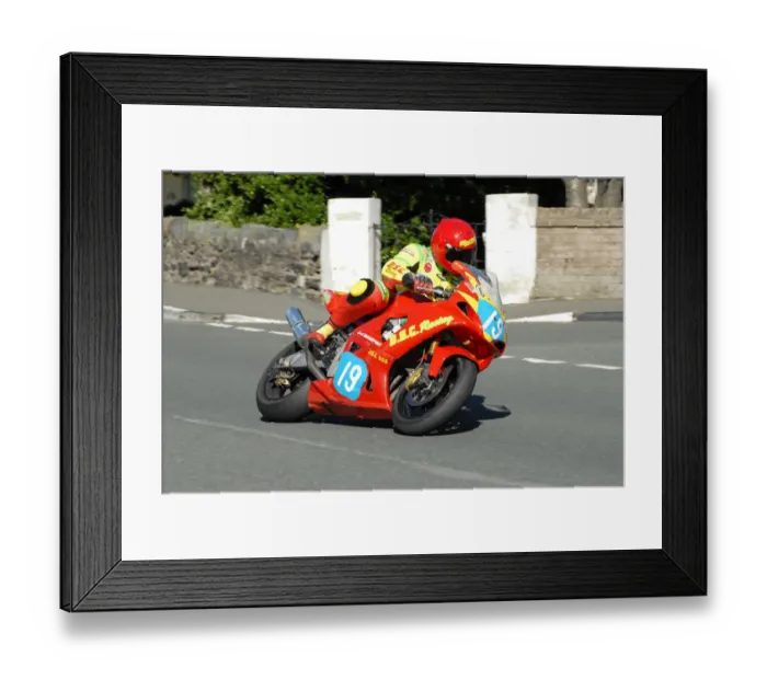 Framed Print : Glyn Jones (Suzuki) 2010 Junior Manx Grand Prix Framed Print : Glyn Jones (Suzuki) 2010 Junior Manx Grand Prix