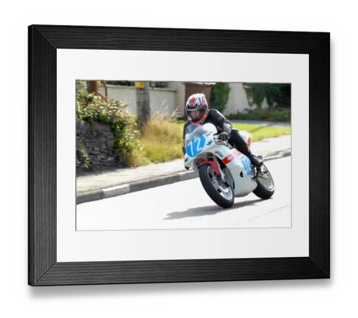 Framed Print : Ewan Hamilton (Yamaha) 2010 Junior Manx Grand Prix Framed Print : Ewan Hamilton (Yamaha) 2010 Junior Manx Grand Prix