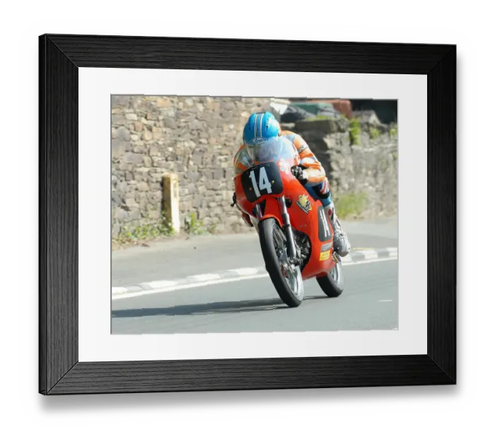 Framed Print : Roy Richardson (Aermacchi) 2010 Senior Classic TT Framed Print : Roy Richardson (Aermacchi) 2010 Senior Classic TT