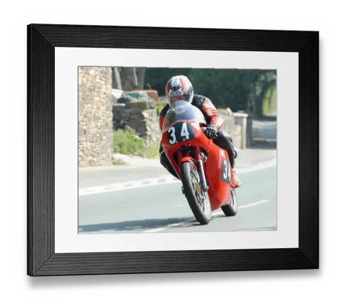 Framed Print : Arthur Browning (Metisse Goldstar) 2010 Senior Classic TT