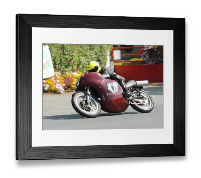 Framed Print : Dave Matravers (Matchless) 2010 Senior Classic TT Framed Print : Dave Matravers (Matchless) 2010 Senior Classic TT