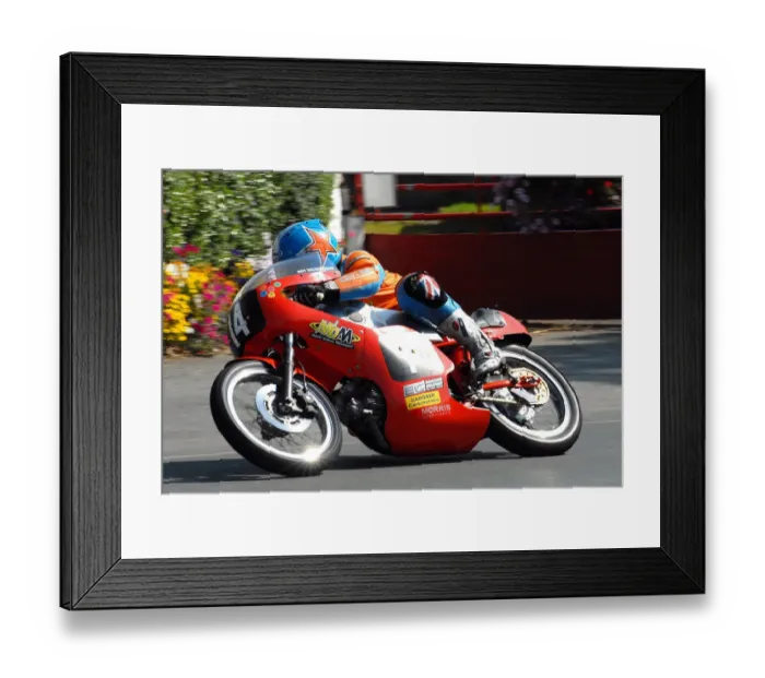 Framed Print : Roy Richardson (Aermacchi) 2010 Senior Classic TT Framed Print : Roy Richardson (Aermacchi) 2010 Senior Classic TT