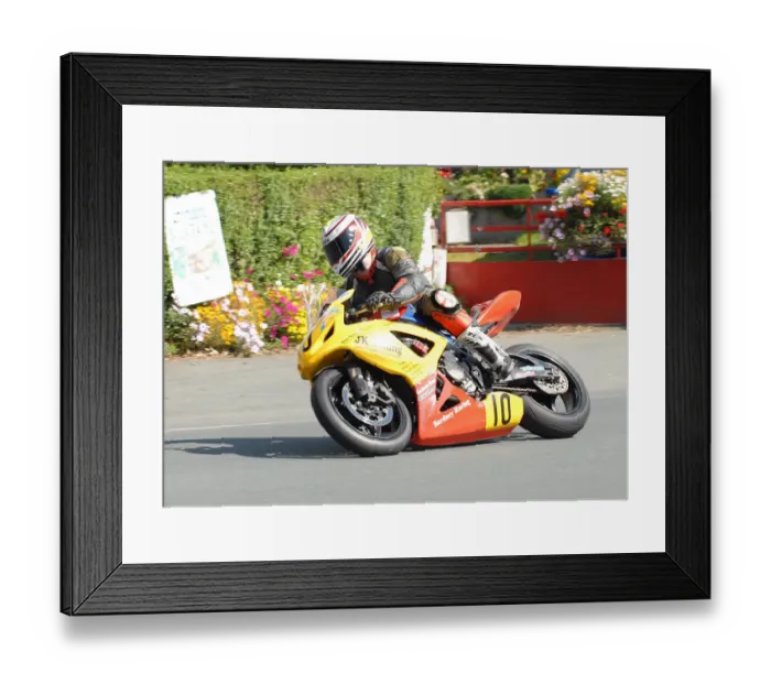 Framed Print : Ivan Lintin (Suzuki) 2010 Senior Manx Grand Prix Framed Print : Ivan Lintin (Suzuki) 2010 Senior Manx Grand Prix