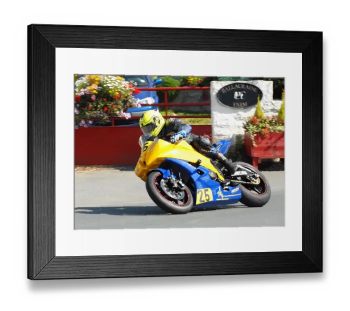 Framed Print : Grant Wagstaff (Suzuki) 2010 Senior Manx Grand Prix Framed Print : Grant Wagstaff (Suzuki) 2010 Senior Manx Grand Prix
