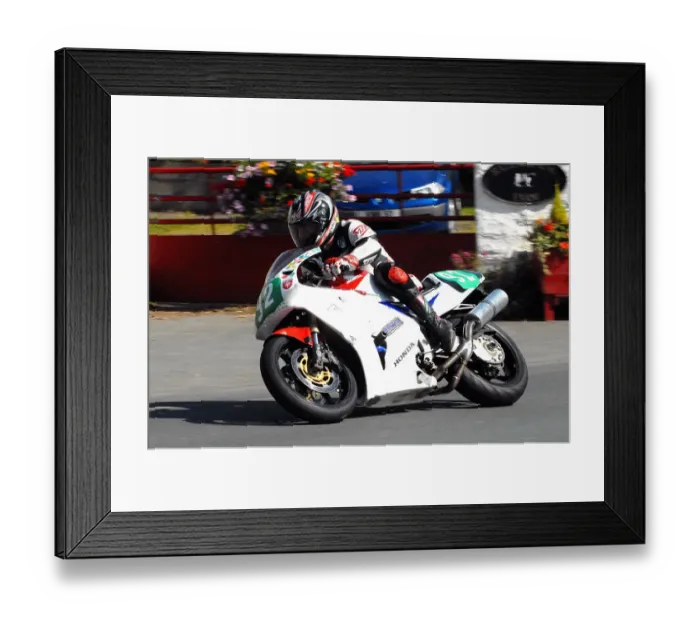 Framed Print : Frank Biggelaar (Honda) 2010 Ultra Lightweight Manx Grand Prix Framed Print : Frank Biggelaar (Honda) 2010 Ultra Lightweight Manx Grand Prix