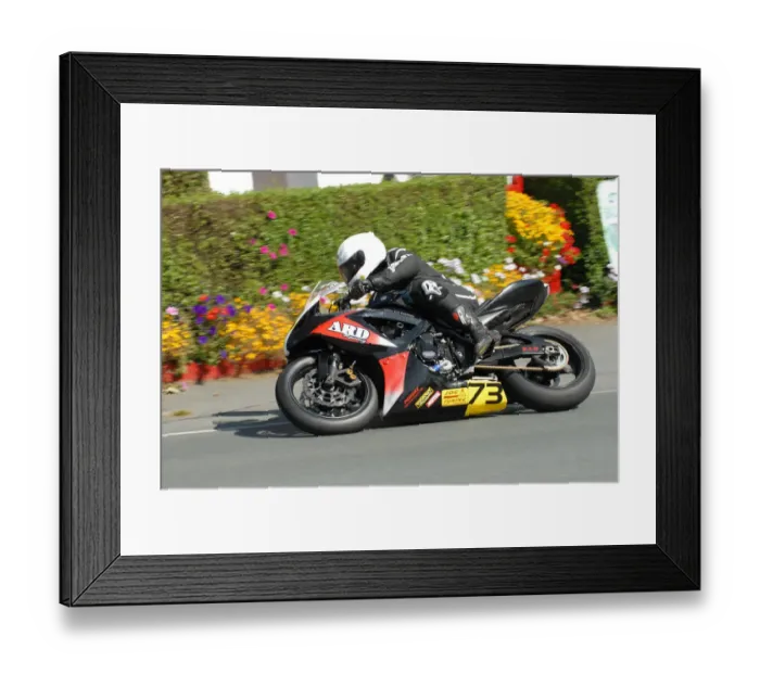 Framed Print : Shaun Anderson (Suzuki) 2010 Senior Manx Grand Prix Framed Print : Shaun Anderson (Suzuki) 2010 Senior Manx Grand Prix