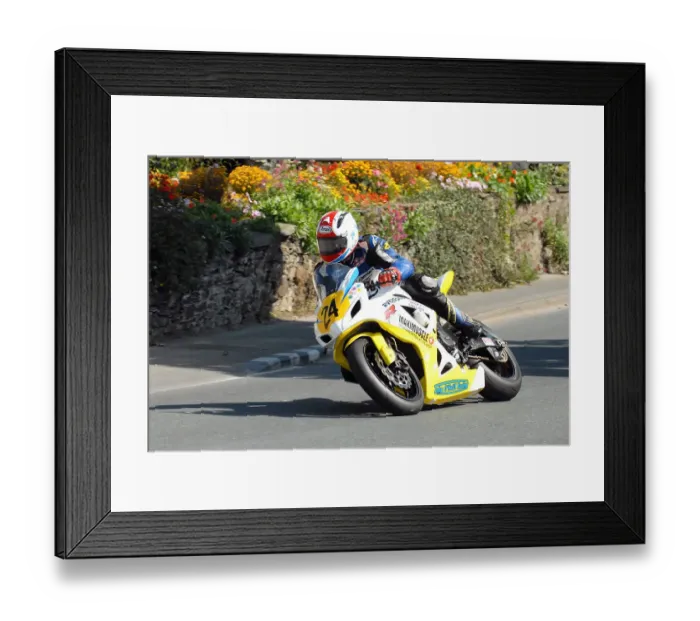 Framed Print : Dennis Booth (Suzuki) 2010 Senior Manx Grand Prix Framed Print : Dennis Booth (Suzuki) 2010 Senior Manx Grand Prix