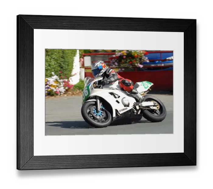Framed Print : Billy Smith (Yamaha) 2010 Ultra Lightweight Manx Grand Peix Framed Print : Billy Smith (Yamaha) 2010 Ultra Lightweight Manx Grand Peix