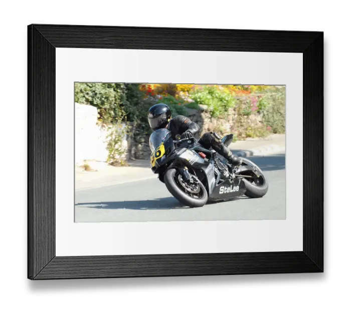 Framed Print : Lee Prior (Suzuki) 2010 Senior Manx Grand Prix Framed Print : Lee Prior (Suzuki) 2010 Senior Manx Grand Prix