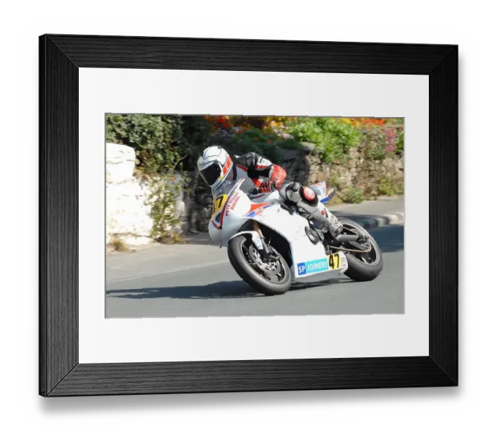 Framed Print : Dave Taylor (Triumph) 2010 Senior Manx Grand Prix Framed Print : Dave Taylor (Triumph) 2010 Senior Manx Grand Prix