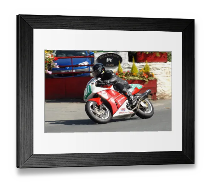 Framed Print : Paul Potter (Honda) 2010 Ultra Lightweight Manx Grand Peix Framed Print : Paul Potter (Honda) 2010 Ultra Lightweight Manx Grand Peix
