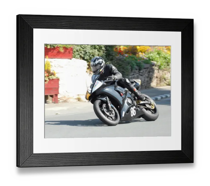 Framed Print : Rodney Little (Yamaha) 2010 Senior Manx Grand Prix Framed Print : Rodney Little (Yamaha) 2010 Senior Manx Grand Prix