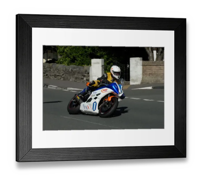 Framed Print : Wayne Kirwan (Yamaha) 2010 Junior Manx Grand Prix Framed Print : Wayne Kirwan (Yamaha) 2010 Junior Manx Grand Prix