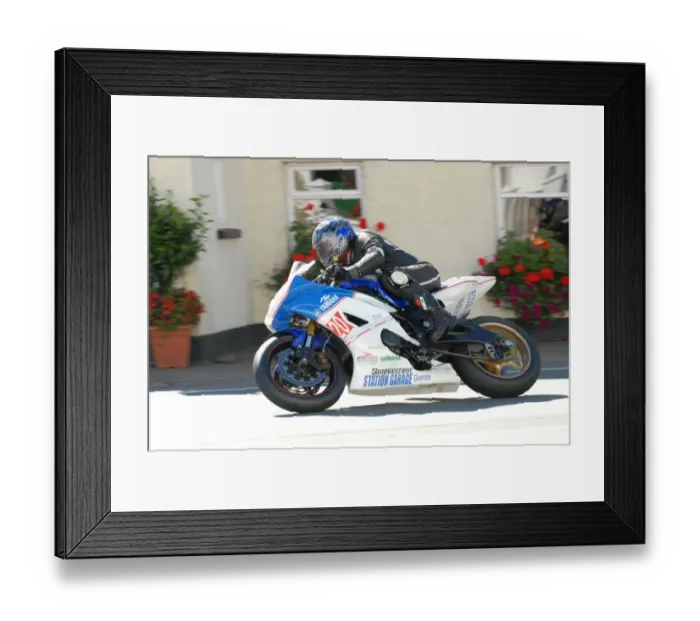 Framed Print : John Thomson (Yamaha) 2010 Newcomers Manx Grand Prix Framed Print : John Thomson (Yamaha) 2010 Newcomers Manx Grand Prix