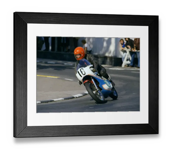 Framed Print : John McEntee (Fowler Yamaha) 1975 Lightweight Manx Grand Prix Framed Print : John McEntee (Fowler Yamaha) 1975 Lightweight Manx Grand Prix