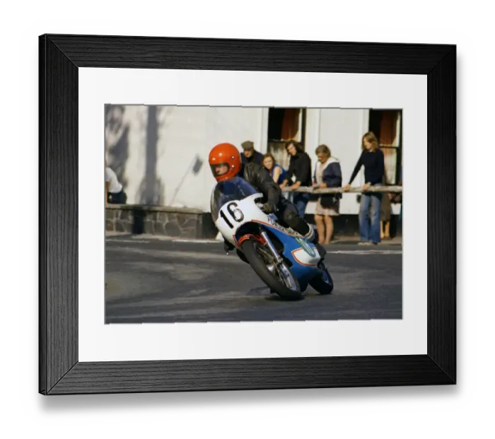 Framed Print : John McEntee (Fowler Yamaha) 1975 Lightweight Manx Grand Prix Framed Print : John McEntee (Fowler Yamaha) 1975 Lightweight Manx Grand Prix