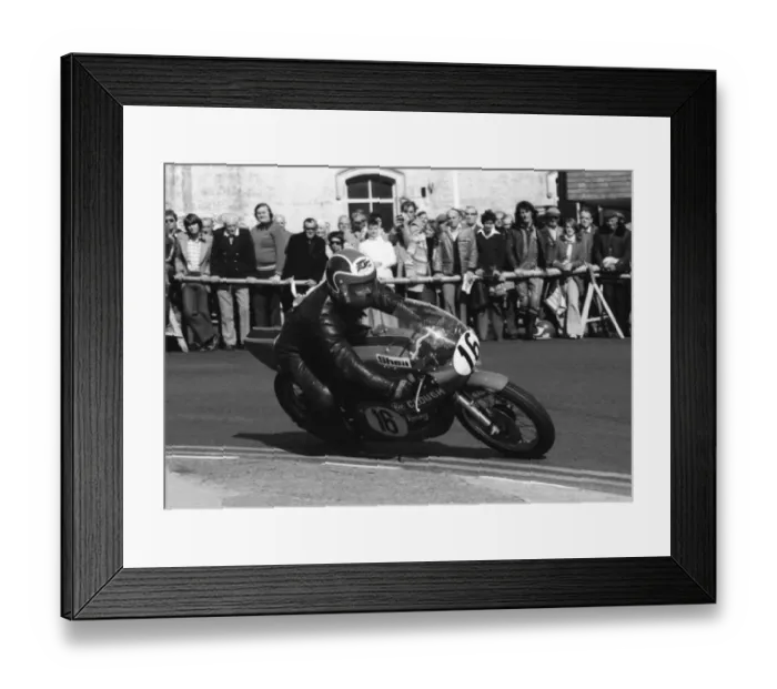 Framed Print : Brian Robinson (Yamaha) 1977 Senior Manx Grand Prix Framed Print : Brian Robinson (Yamaha) 1977 Senior Manx Grand Prix