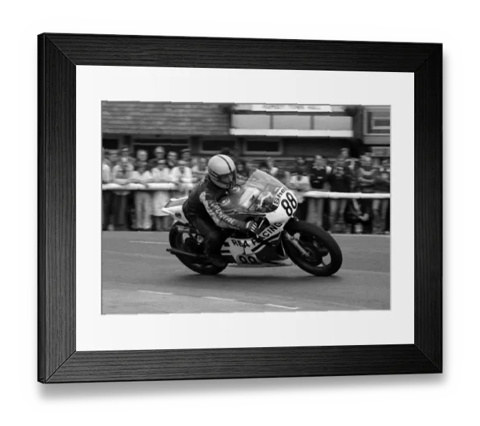 Framed Print : Jim Dunlop (Yamaha) 1981 Senior Manx Grand Prix Framed Print : Jim Dunlop (Yamaha) 1981 Senior Manx Grand Prix
