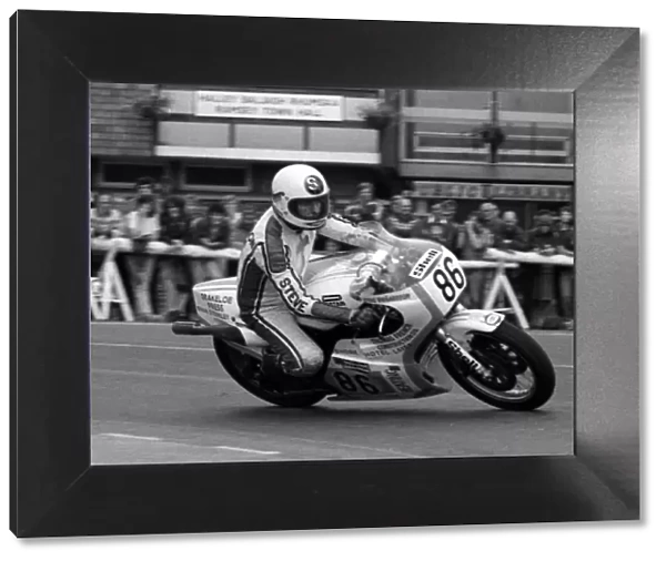 Steve Richardson (Suzuki) 1981 Senior Manx Grand Prix