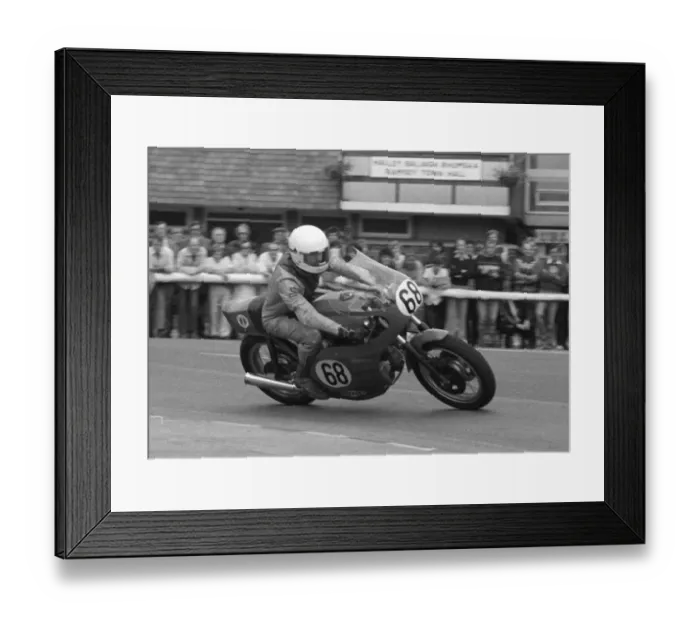 Framed Print : Mal Marsden (Honda) 1981 Senior Manx Grand Prix Framed Print : Mal Marsden (Honda) 1981 Senior Manx Grand Prix