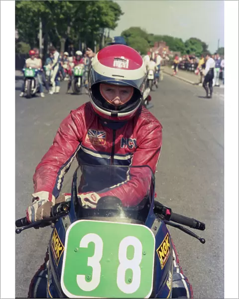 Mick Hunt (Yamaha) 1987 Production TT