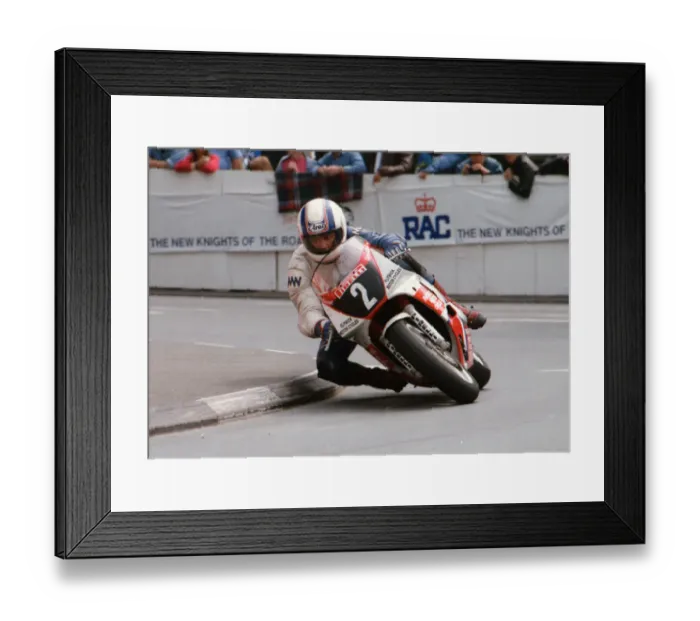 Framed Print : Steve Linsdell (Yamaha) 1992 Supersport 400 TT Framed Print : Steve Linsdell (Yamaha) 1992 Supersport 400 TT
