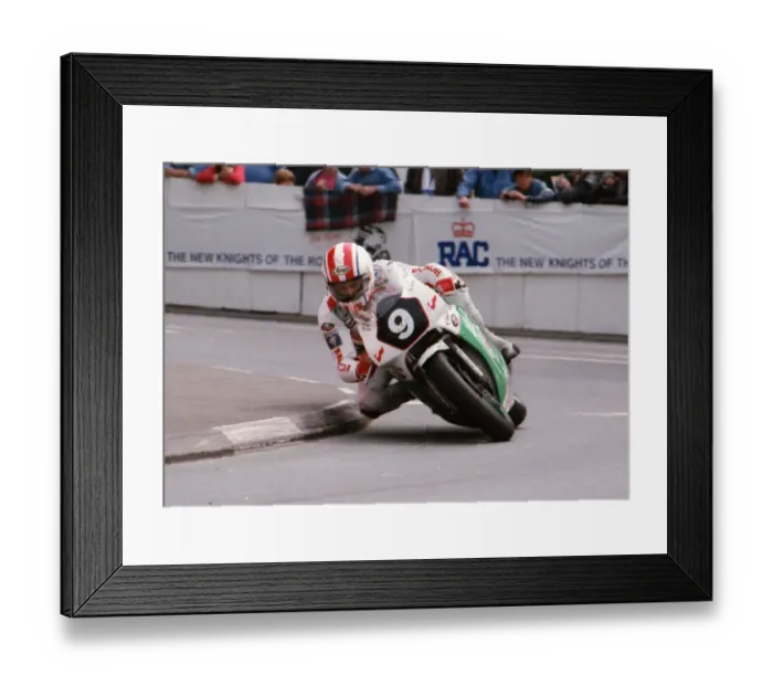 Framed Print : Phillip McCallen (Honda) 1992 Supersport 400 TT Framed Print : Phillip McCallen (Honda) 1992 Supersport 400 TT